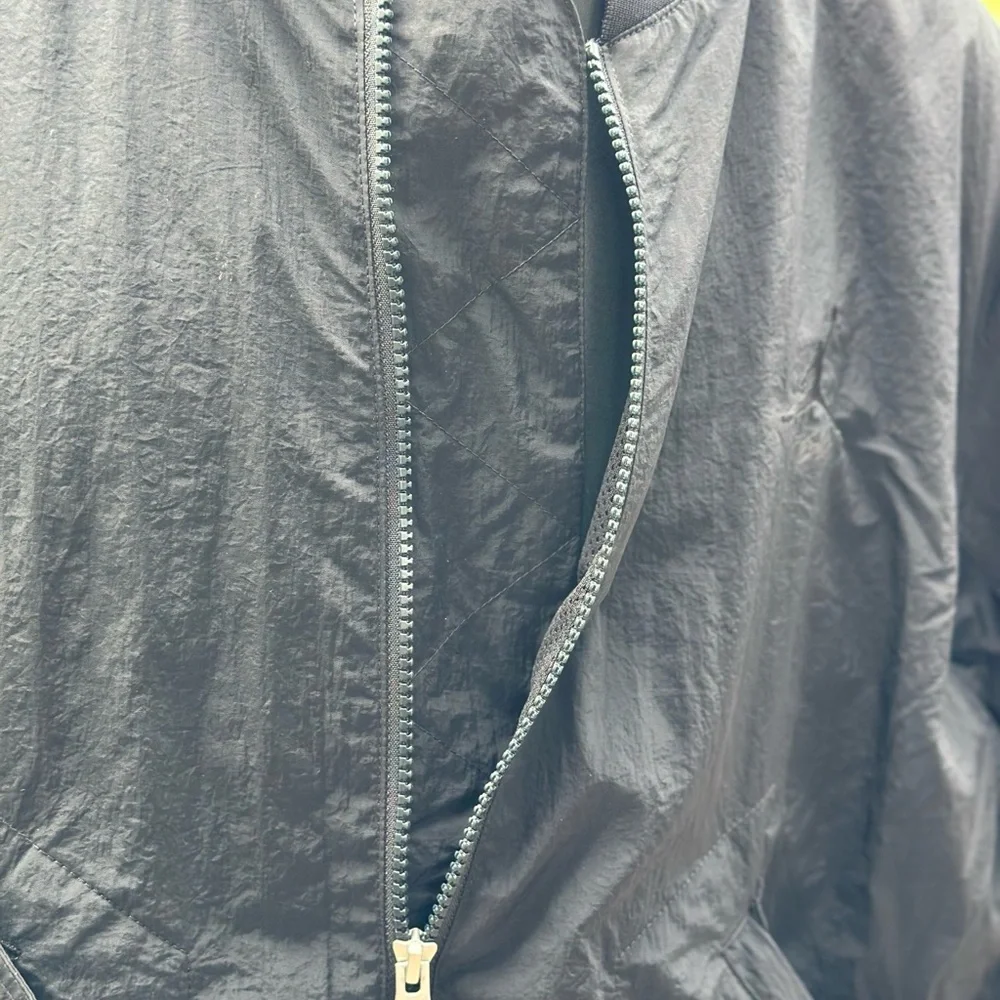 JORDAN‎ RENEGADE ESSENTIALS LIGHTWEIGHT JACKET FN4623-010